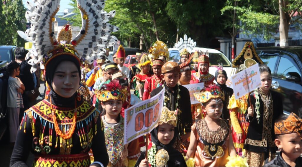 Pekan Budaya di Parepare Suguhkan Berbagai Jenis Pakaian Adat