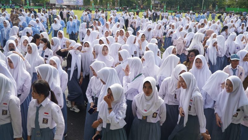 Pj Wali Kota Pimpin Upacara Deklarasi Pemilu Damai Putih Abu-abu