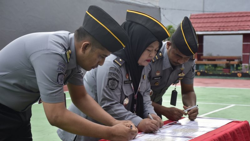 Menuju Predikat WBBM, Pegawai Rutan Pinrang Tandatangani Pakta Integritas dan Komitmen Bersama