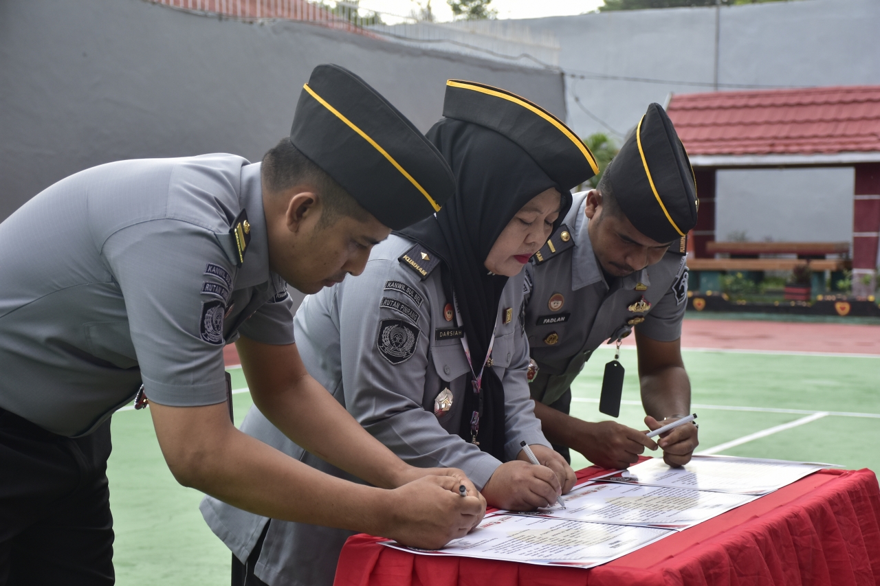 Menuju Predikat WBBM, Pegawai Rutan Pinrang Tandatangani Pakta Integritas dan Komitmen Bersama