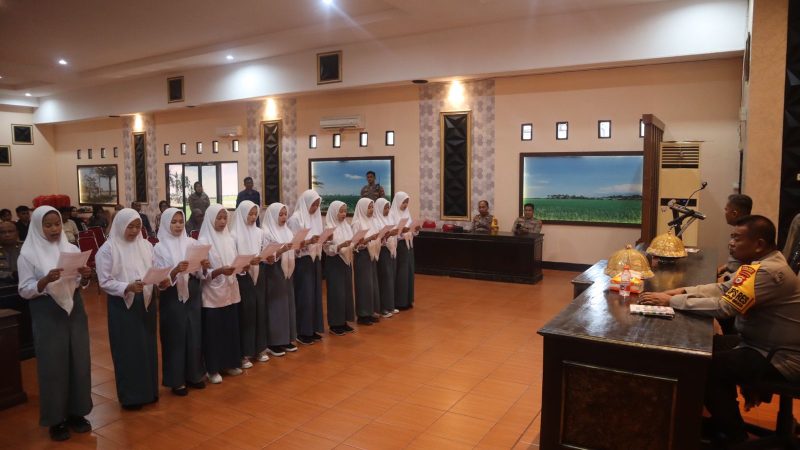 Polres Pinrang Deklarasi Pemilu Damai Putih Abu-abu
