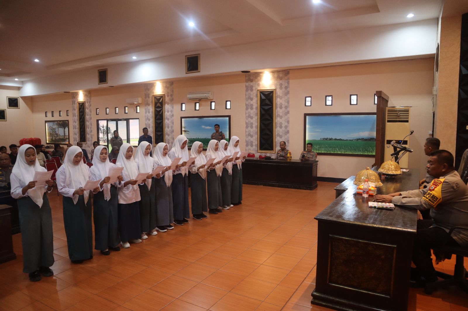Polres Pinrang Deklarasi Pemilu Damai Putih Abu-abu