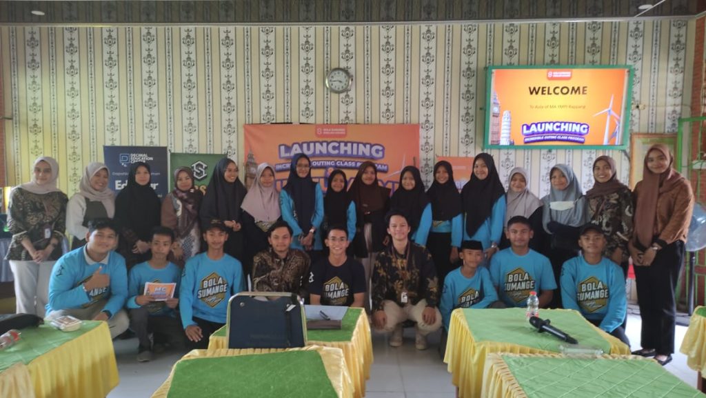 Foto bersama Tutor Bahasa Inggris Bola Sumange' bersama tim PT. Decimal Education Center, (11/2/24).