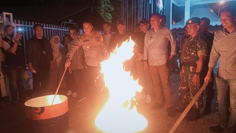 Pj Wali Kota Akbar Ali Ikuti Pemusnahan Surat Suara di Kantor KPU Parepare