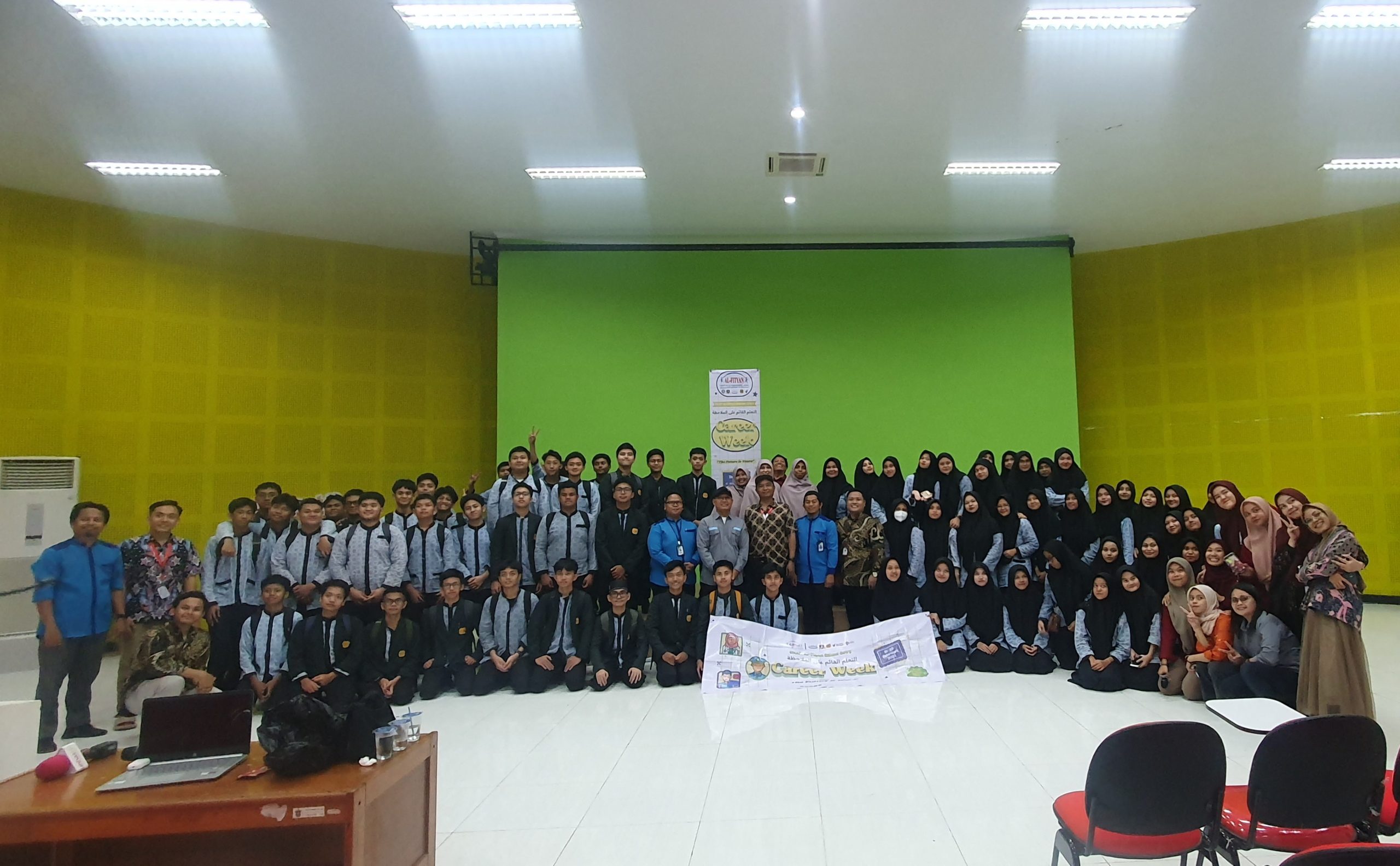 Hadir di Unhas TV, Rombongan SMAIT Al-Fityan School Gowa Mendapat Apresiasi Dari Pimpinan Redaksi