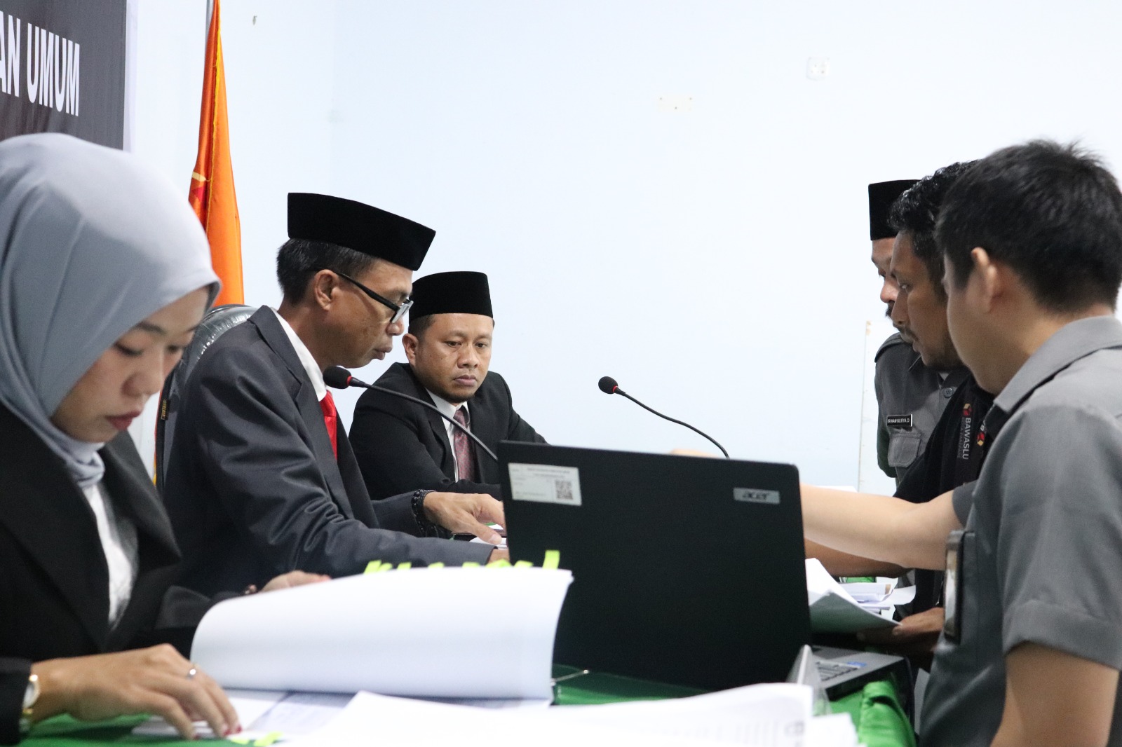 Terkuak Fakta di TPS Ujung dan Soreang, Pemilih Luar Dapat 5 Surat Suara