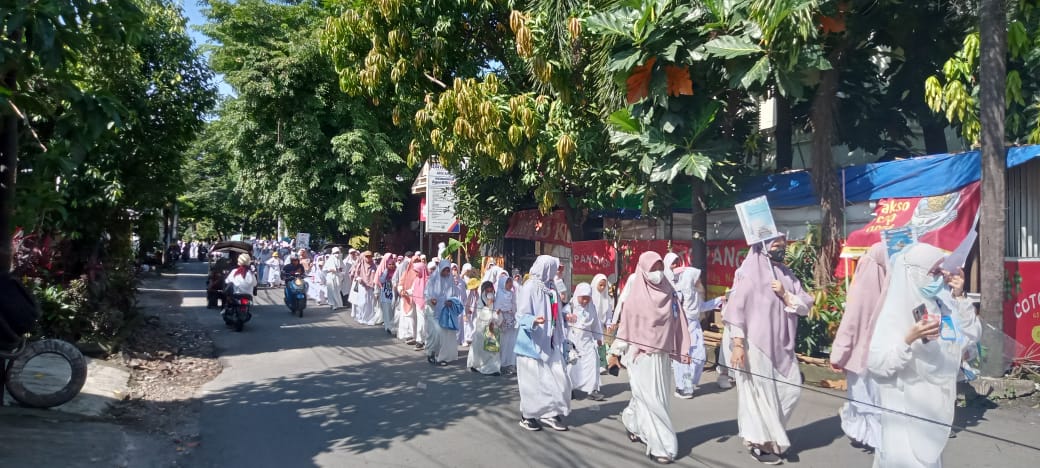 1.268 Murid SIT Darul Fikri Makassar Gelar Pawai Akbar Sambut Ramadan