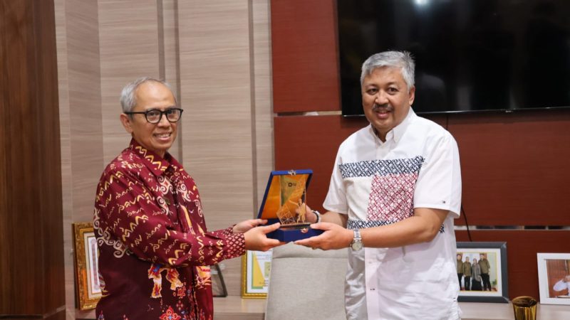 Kepala Kantor Pajak Parepare Asistensi SPT Bupati Pinrang