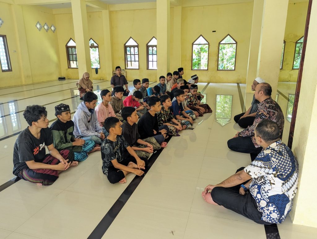 Kepala KPPN Parepare Ferryal Resque, saat menyampaikan sambutannya dalam kujungan di Al Birru Parepare, (5/4/24).