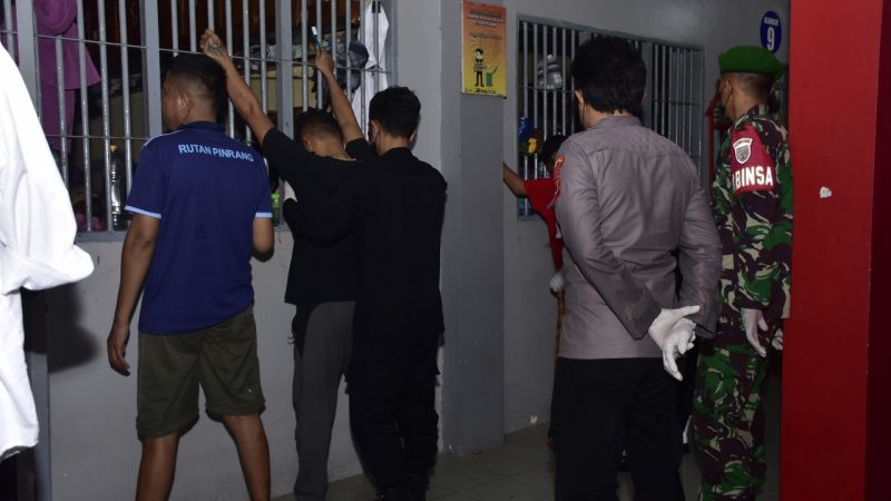 Rutan Pinrang Gelar Razia Gabungan di Blok Hunian Warga Binaan