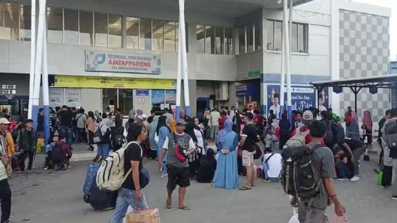 Arus Balik di Pelabuhan Parepare Pasca Libur Lebaran, 1.944 Penumpang ke Balikpapan