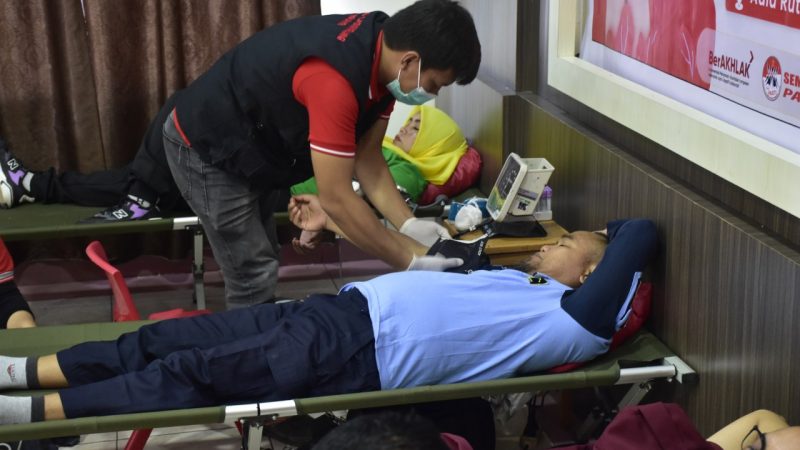 Sambut Hari Bhakti Pemasyarakatan ke-60, Pegawai dan Warga Binaan Rutan Pinrang Ikut Donor Darah