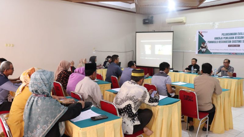 Antusiasme Tinggi Peserta Evaluasi Kinerja Panwaslu Kecamatan Parepare di Lokasi Seleksi
