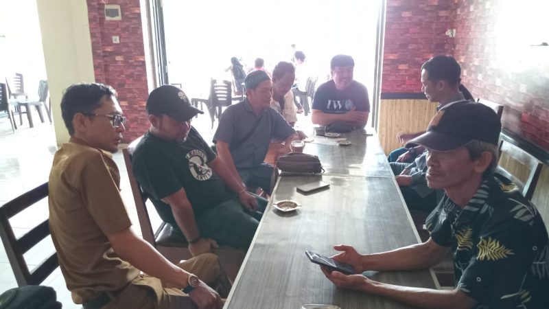 Pererat Silaturahmi dan Kemitraan, Kasi Intel Kejari Pinrang Ngopi Bareng IWO dan Kabid Humas Kominfosandi