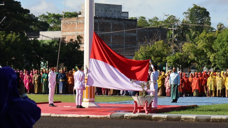 Pemkab Pinrang Gelar Upacara Peringatan Hari Pendidikan Nasional dan Otonomi Daerah