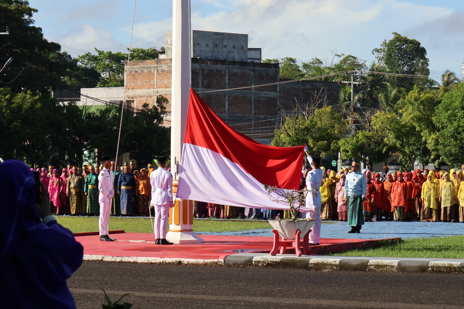 Pemkab Pinrang Gelar Upacara Peringatan Hari Pendidikan Nasional dan Otonomi Daerah
