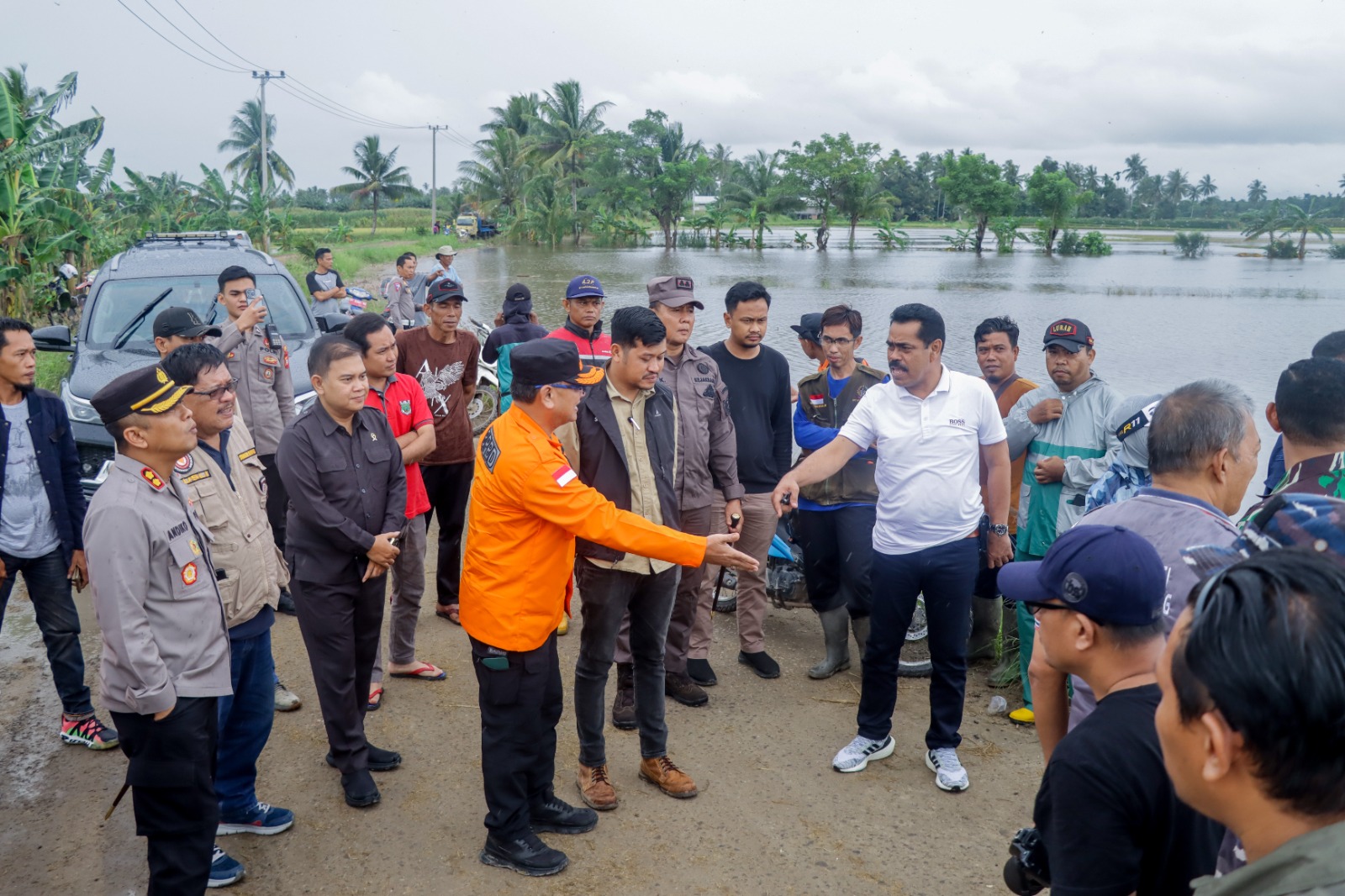 Kapolres Pinrang bersama Pj Bupati dan Forkopimda Tinjau Wilayah Terdampak Curah Hujan Tinggi