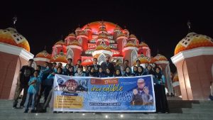 Berada di Masjid 99 kubah, peserta melaksanakan sholat magrib dan lanjut wisata kuliner di pantai Losari