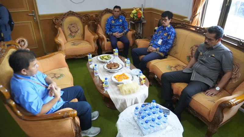 Pj Bupati Ahmadi Akil bersama Kadis Kominfosandi Jalin Silaturahmi dengan Forkopimda 