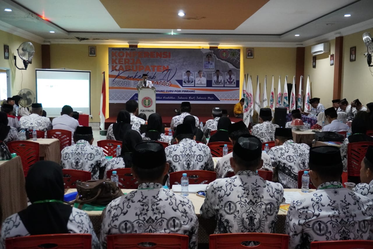Wakili Pj Bupati, Sekda Hadiri Konkerkab PGRI Pinrang