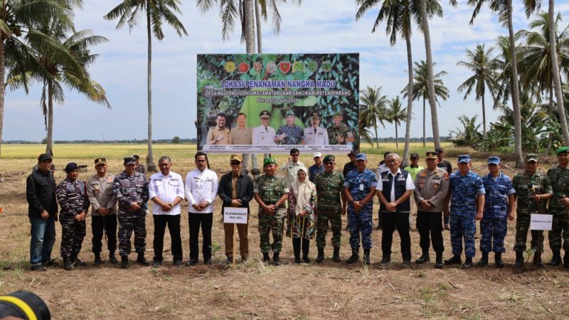 Pj Bupati Ahmadi Akil Dampingi Pj Gubernur Prof Zudan saat Kunker di Pinrang