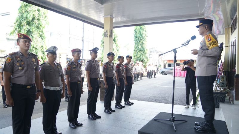 Kapolres Parepare Kukuhkan Kenaikan Pangkat Setingkat Kapolsek Ujung dan Kasat Reskrim