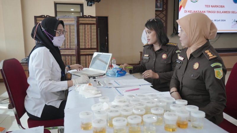 Kejati Sulsel Lakukan Tes Urine untuk Pastikan Bebas Narkoba
