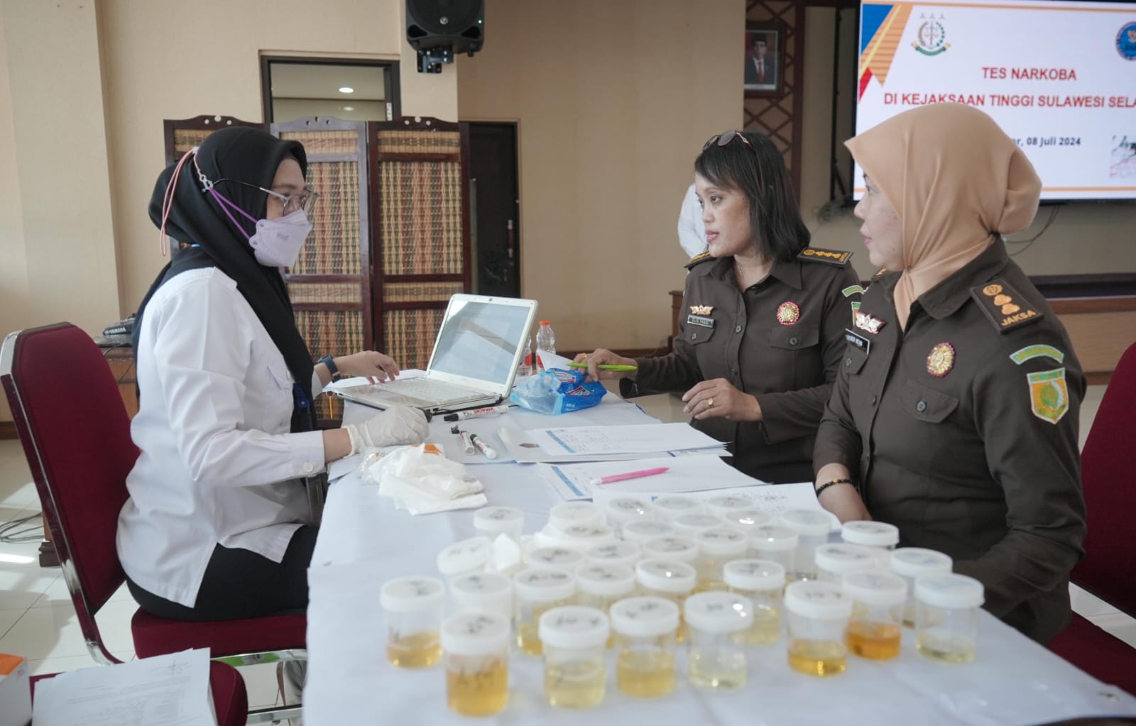 Kejati Sulsel Lakukan Tes Urine untuk Pastikan Bebas Narkoba