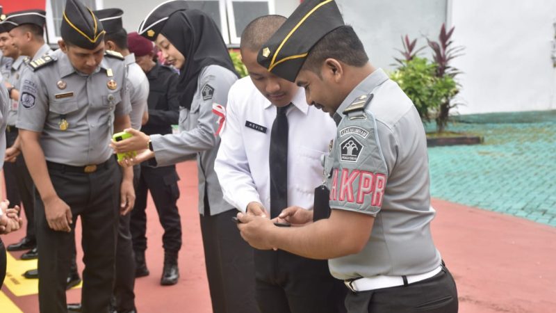 Pastikan Tidak Terlibat Judi Online, Tim Satops Patnal Rutan Pinrang Sidak Handphone Pegawai