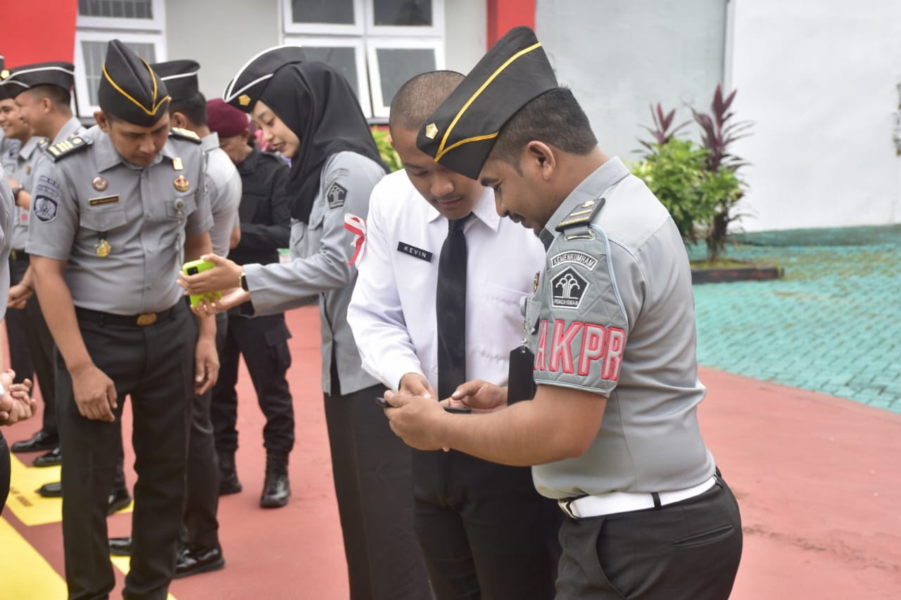 Pastikan Tidak Terlibat Judi Online, Tim Satops Patnal Rutan Pinrang Sidak Handphone Pegawai