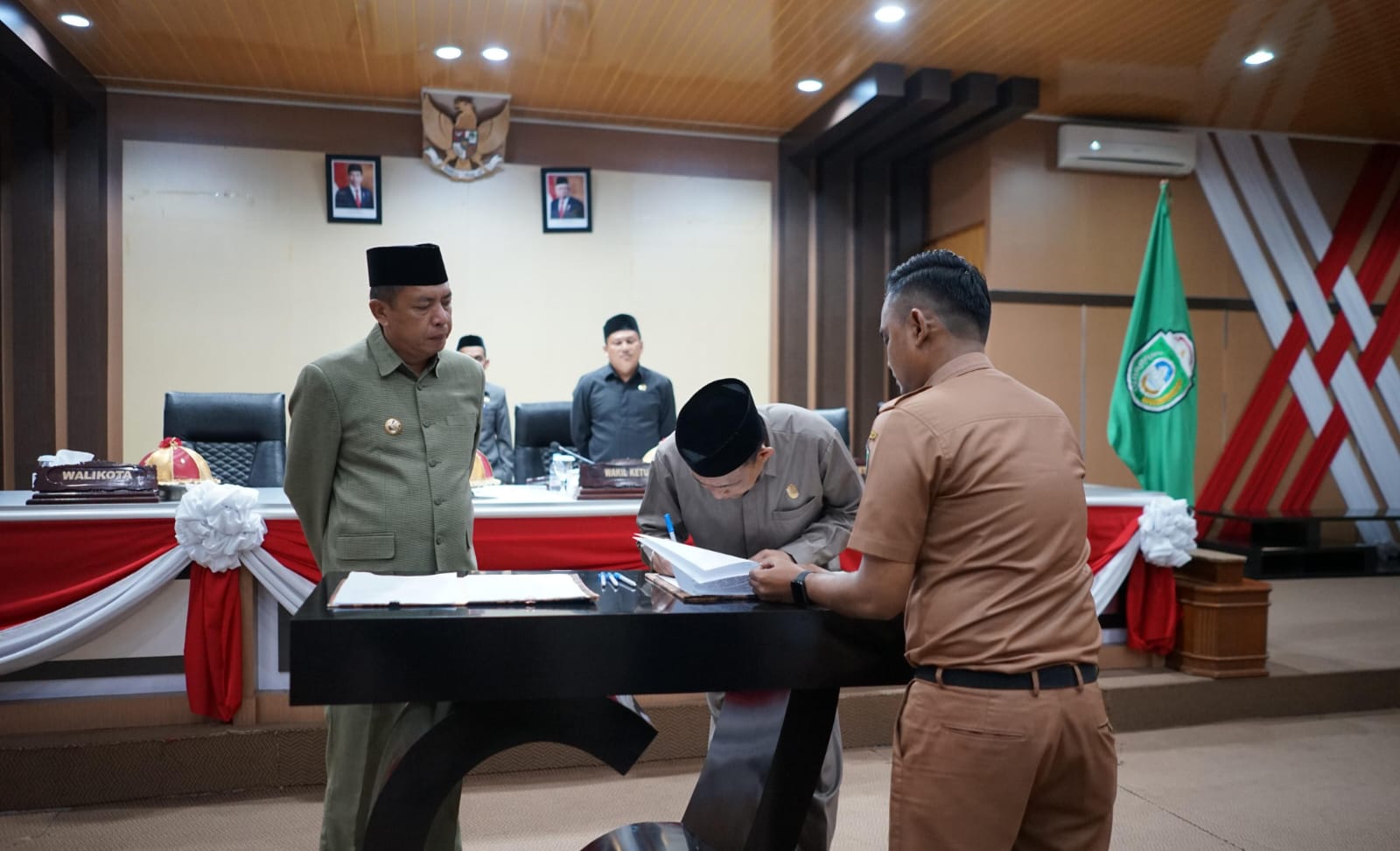 Pemkot dan DPRD Parepare Setujui Perda Lpj APBD 2023 untuk Disahkan