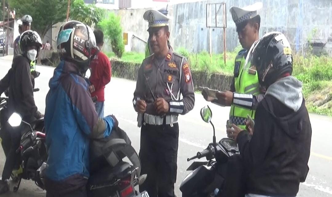 Hindari Razia, Puluhan Pemotor di Pinrang Putar Arah