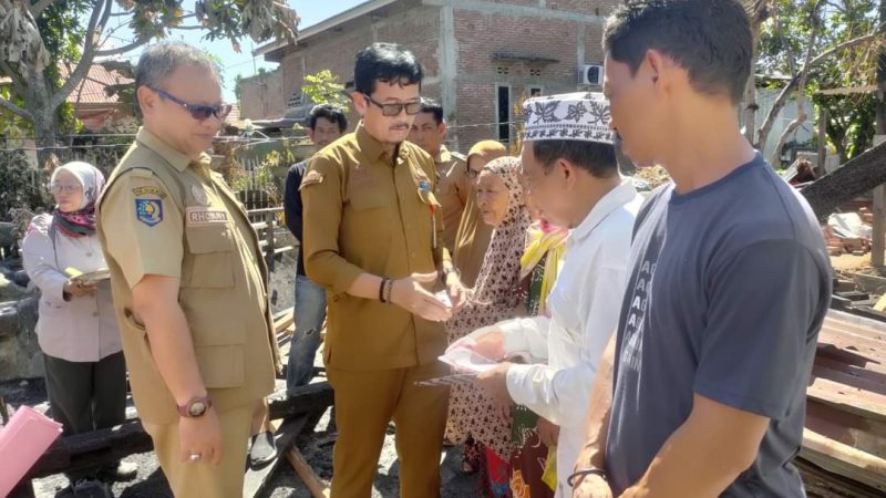 Pemkab Pinrang Salurkan Bantuan ke Korban Kebakaran