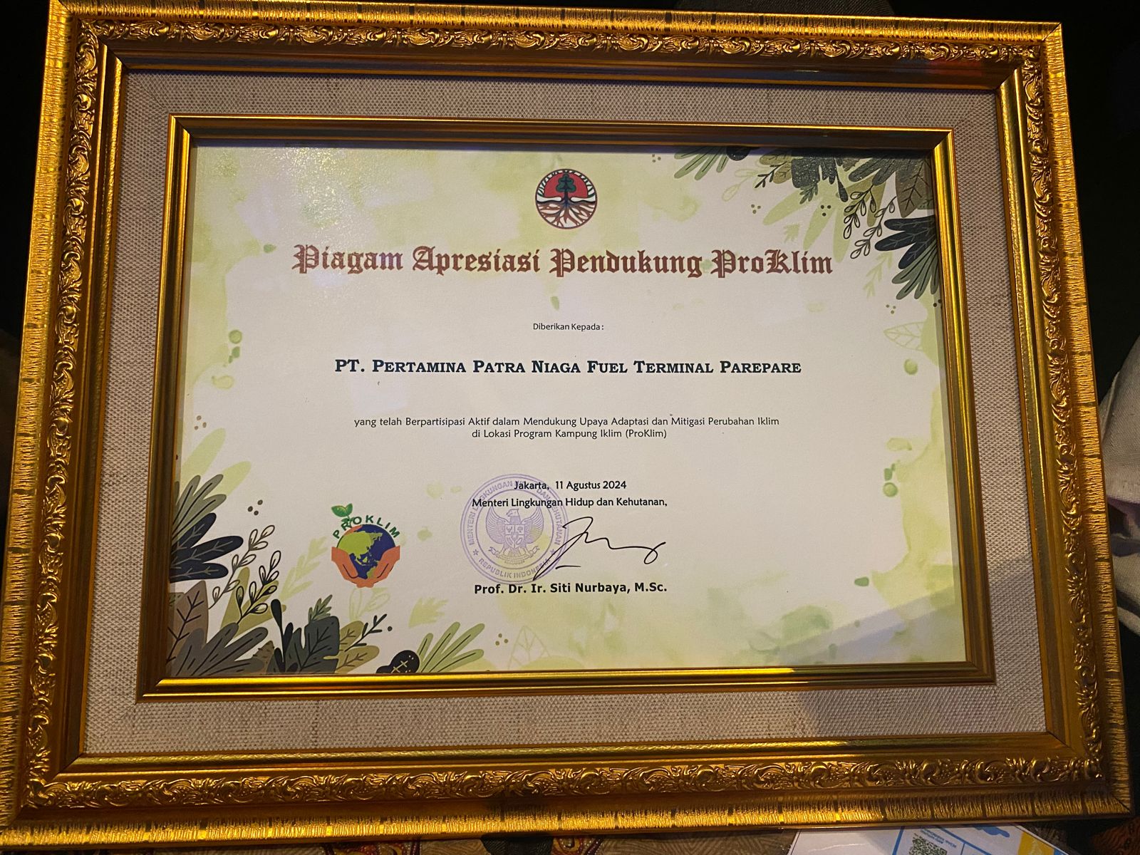 Pertamina Fuel Terminal Parepare Raih Penghargaan Program Kampung Iklim 2024 dari KLHK