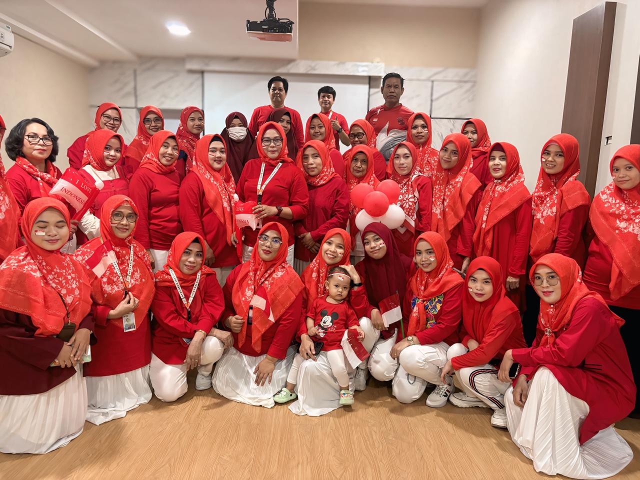 Sambut HUT RI ke 79, Pegawai RSUD Andi Makkasau Kompak Kenakan Seragam Merah dan Putih dalam Memberi Pelayanan