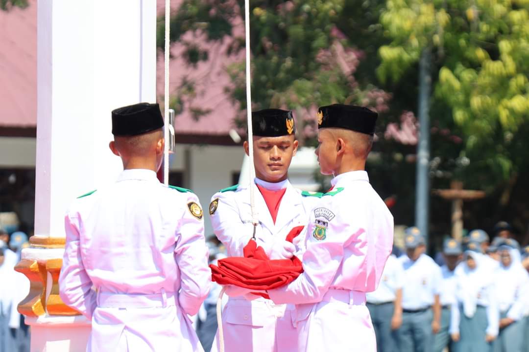 Berlangsung Khidmat, Pj Bupati Ahmadi Akil Pimpin Upacara Peringatan HUT RI ke 79 di Pinrang