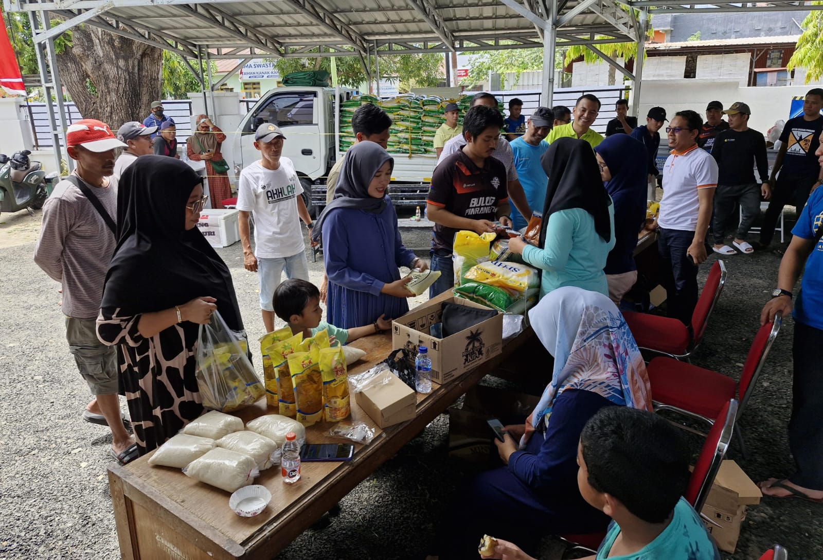 Kejari Pinrang Gelar Pasar Murah untuk Masyarakat