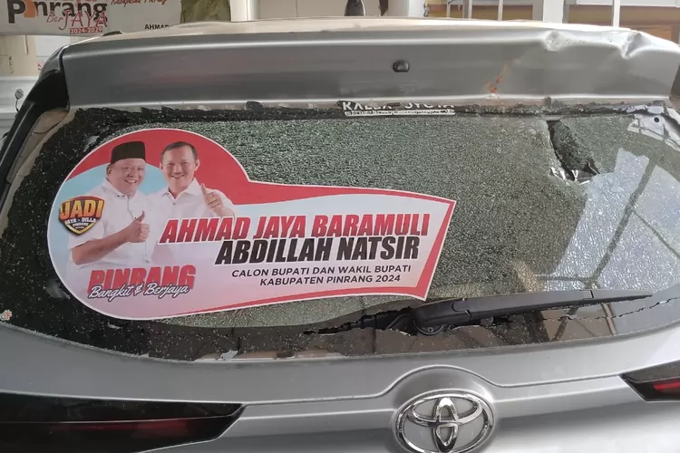 Kendaraan Pendukung Jaya-Dillah Dilempari Batu di Jalur Dua Paleteang