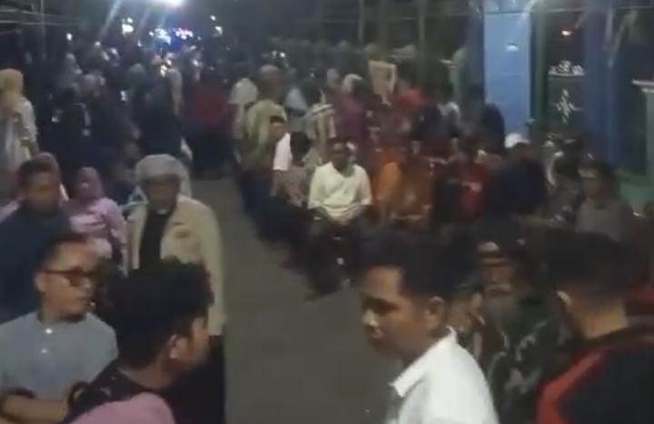 Abdillah Natsir Tiba, Rumah Haji Gode Jadi Lautan Manusia