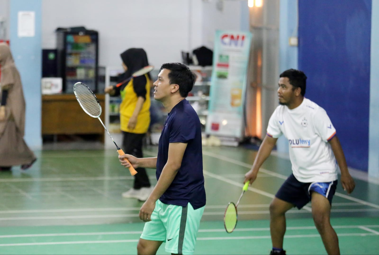 Jaga Stamina, Calon Walikota Parepare ANH Tantang Awak Media Bermain Bulu Tangkis