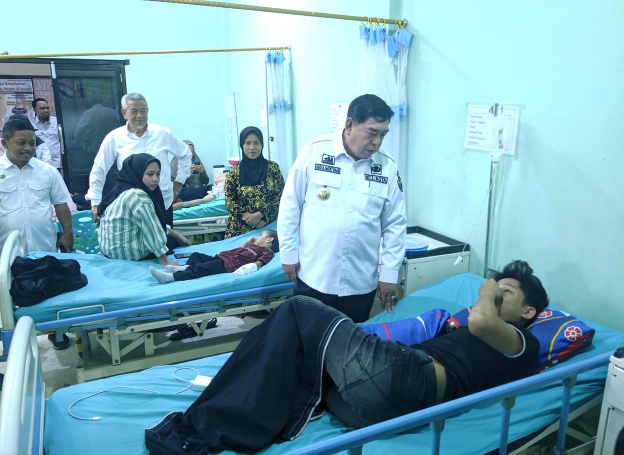 Pj Wali Kota Parepare Abdul Hayat Sidak di Puskesmas Cempae
