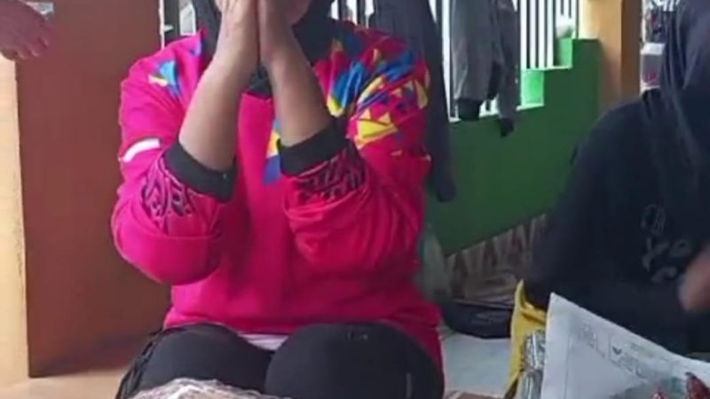 Andi Niar Istri Cabup Pinrang AJB Kepincut Kue Tradisional