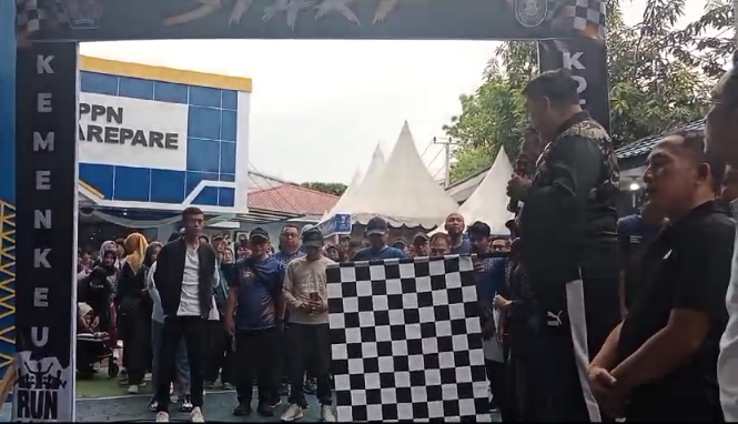 Jalan Santai Kemenkeu Satu Parepare Bersama Pj Walikota dan Kepala Kanwil DJPb Sulsel