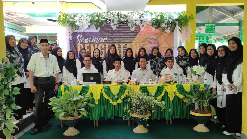 Alim Akkas Menjadi Narasumber Seminar Penguatan Guru di MAN 2 Soppeng