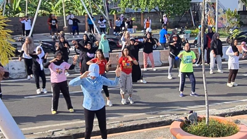 Tasming Hamid Ajak Masyarakat Hidup Sehat melalui Senam Zumba