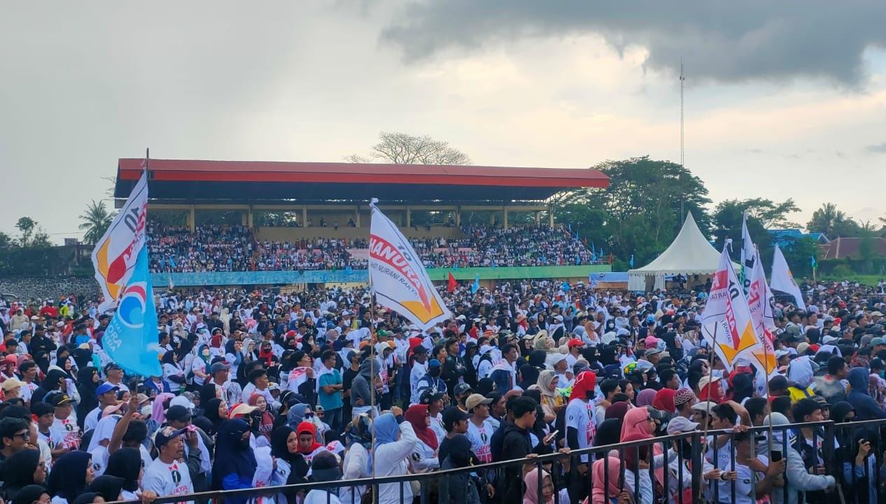 Kampanye Akbar JADI: Stadion Bau Massepe jadi Lautan Manusia