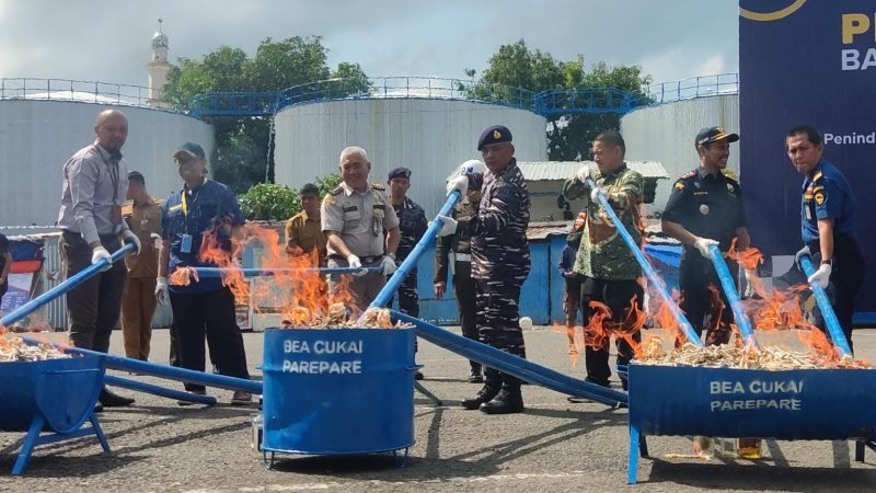 Bea Cukai Parepare Musnahkan Rokok, Tembakau, Miras, Makanan, dan Minuman Impor Ilegal
