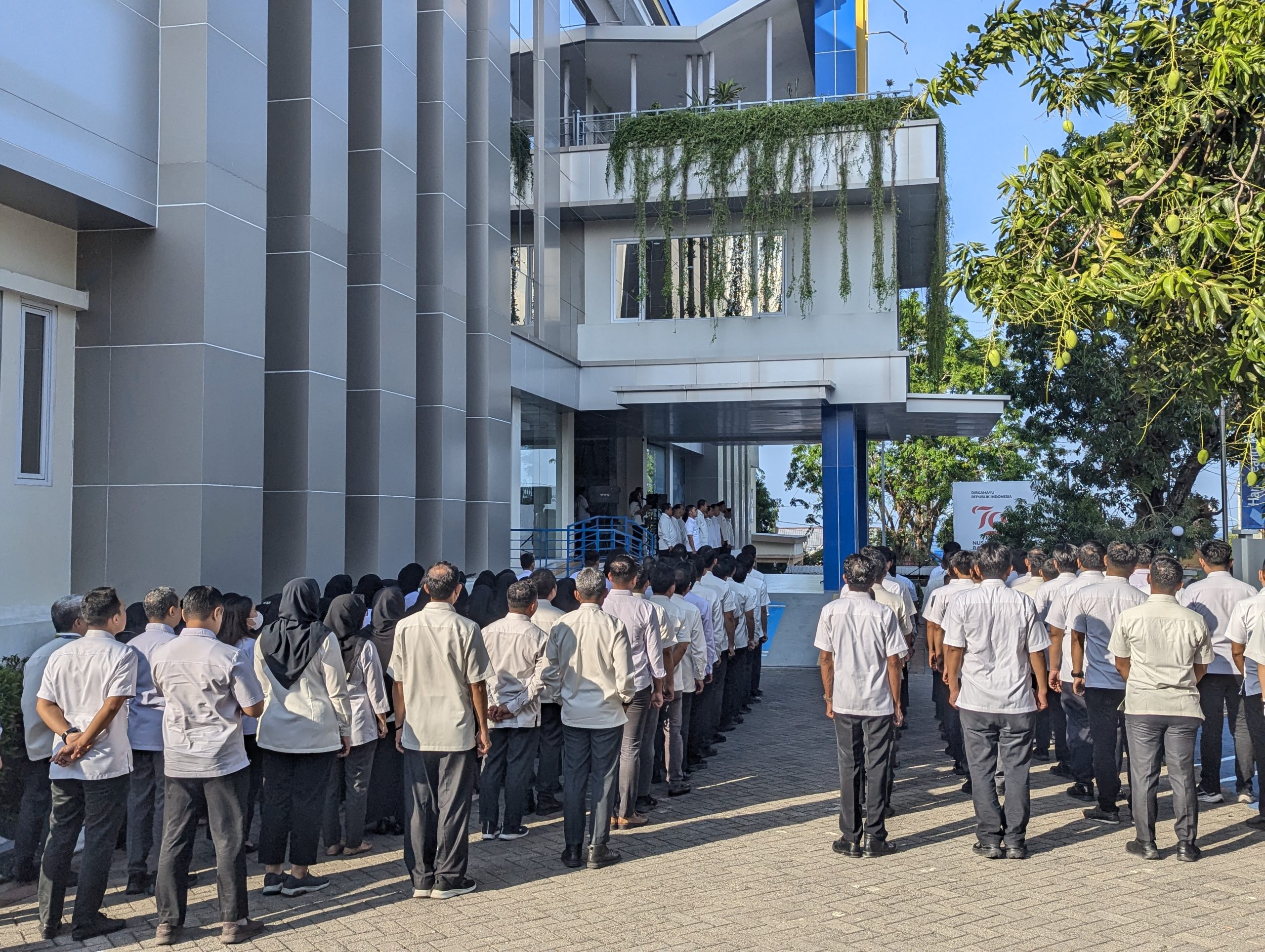 Upacara Peringatan Hari Sumpah Pemuda ke-96 dan Hari Oeang ke-78 Kemenkeu Satu Parepare