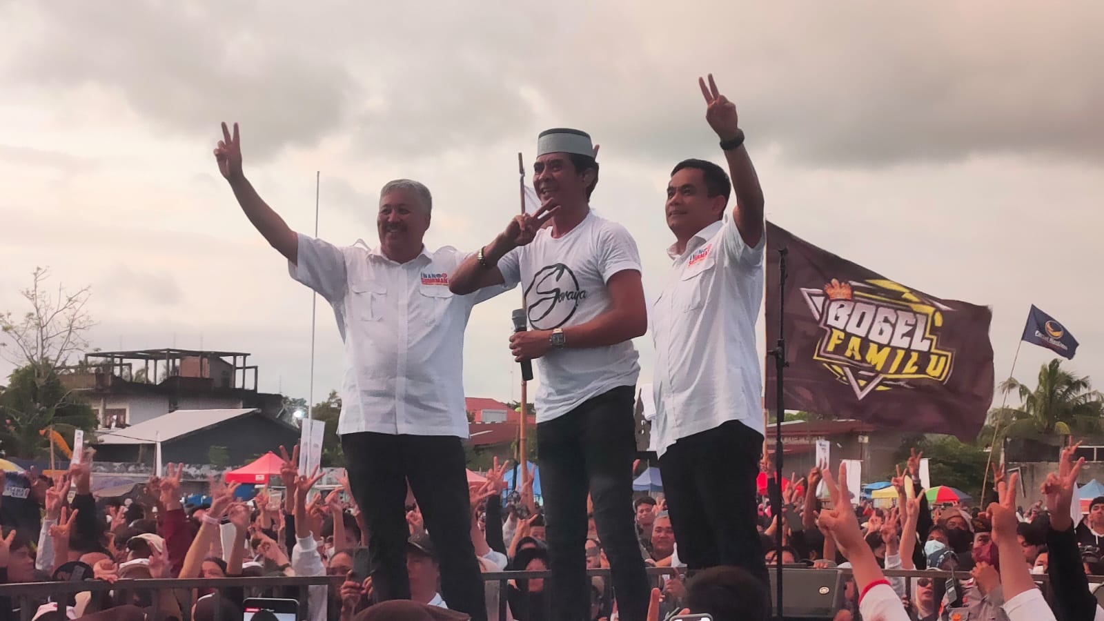 Lagu Apamo Anne Ridwan Sau, Panitia Banting Harga Tiket