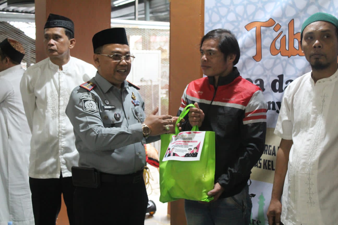 Tablig Akbar, Doa, Zikir, dan Pembagian Sembako: Lapas Parepare Sambut Tahun Baru 2025 dengan Penuh Berkah